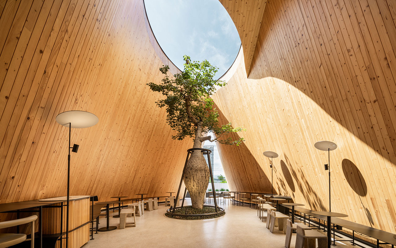 An Undulating, Beachside Café in Chonburi, Thailand